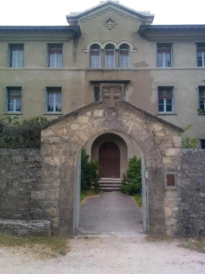 Gite d'étape Clos St Roch Viviers Esterno foto
